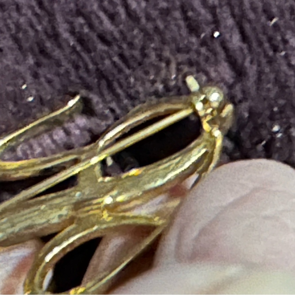 Gold Script Initial R Brooch with Sparkling Stones - Picture 4 of 7